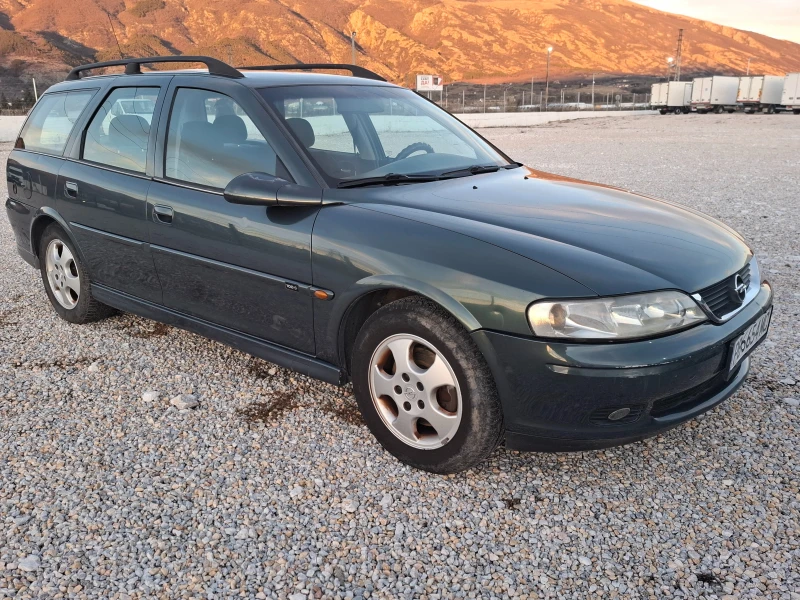 Opel Vectra 1.8i/Газ/Клима, снимка 4 - Автомобили и джипове - 48381185