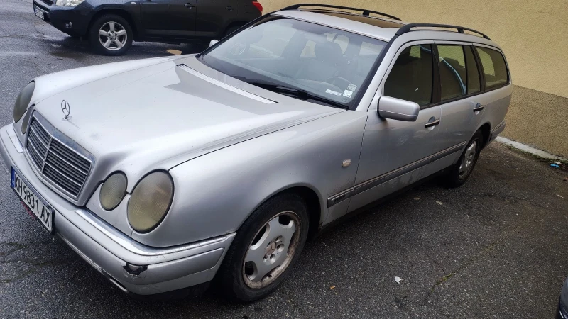 Mercedes-Benz E 300, снимка 2 - Автомобили и джипове - 49151550