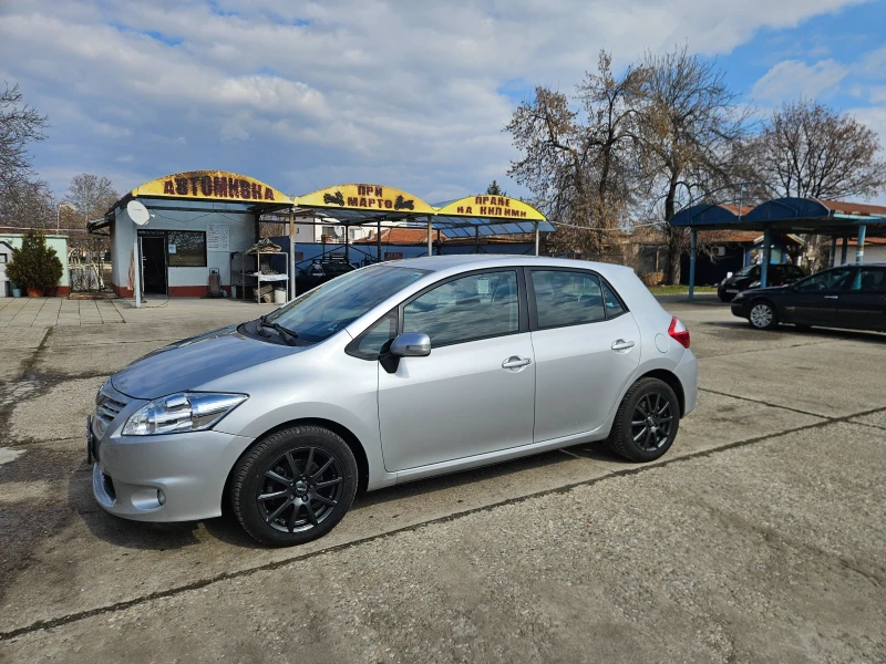 Toyota Auris 114000km, снимка 2 - Автомобили и джипове - 49349284