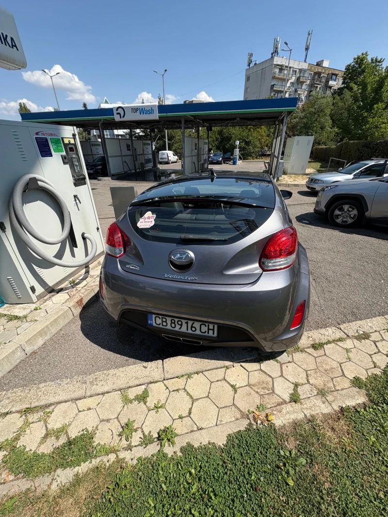 Hyundai Veloster  1.6, снимка 10 - Автомобили и джипове - 52755971