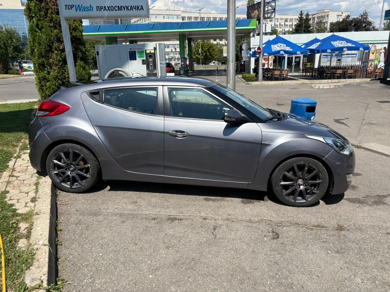 Hyundai Veloster  1.6, снимка 11 - Автомобили и джипове - 52755971