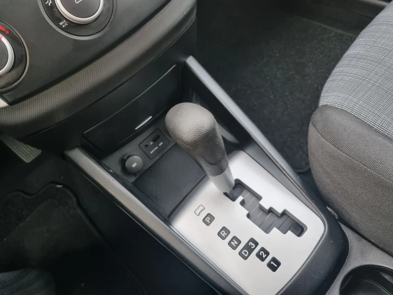 Kia Ceed 1.6i Бензин АВТОМАТ ШВЕЙЦАРИЯ, снимка 12 - Автомобили и джипове - 52870475