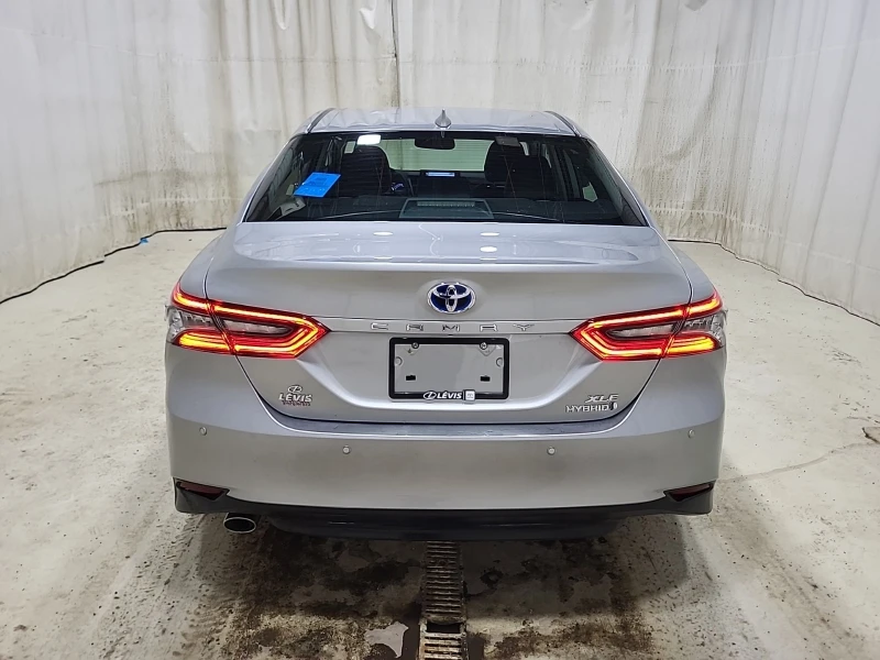 Toyota Camry HYBRID XLE * * ЧЕРЕН САЛОН * * CARFAX * * , снимка 5 - Автомобили и джипове - 53355173