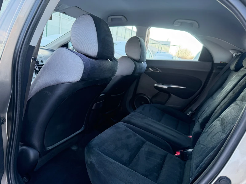 Honda Civic 1.8i-V tec/140p.s-Avtomatik, снимка 11 - Автомобили и джипове - 53579091