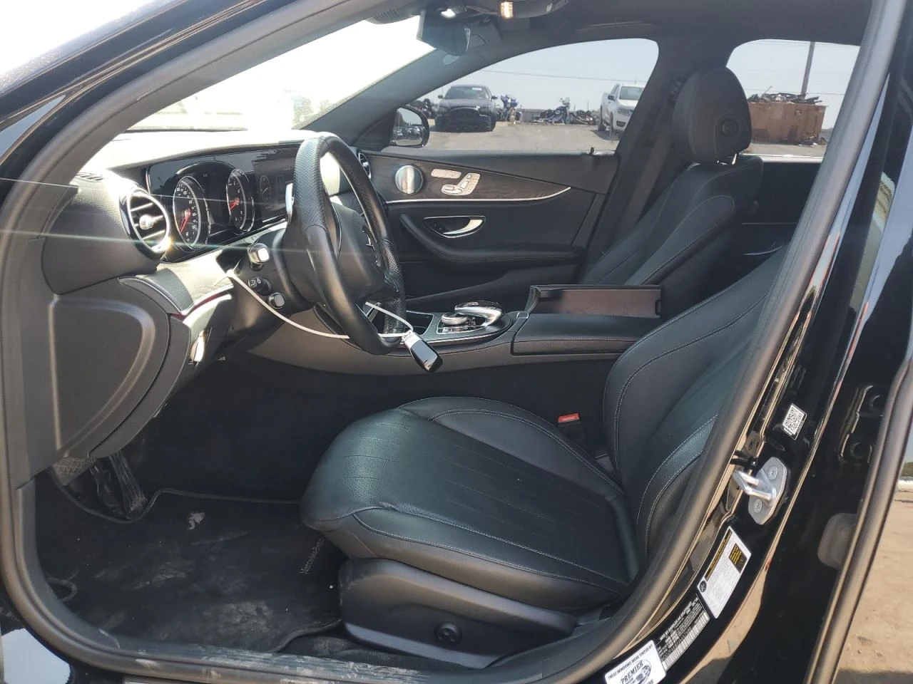 Mercedes-Benz E 300 4MATIC* CARFAX* АВТОЛИЗИГ - изображение 7