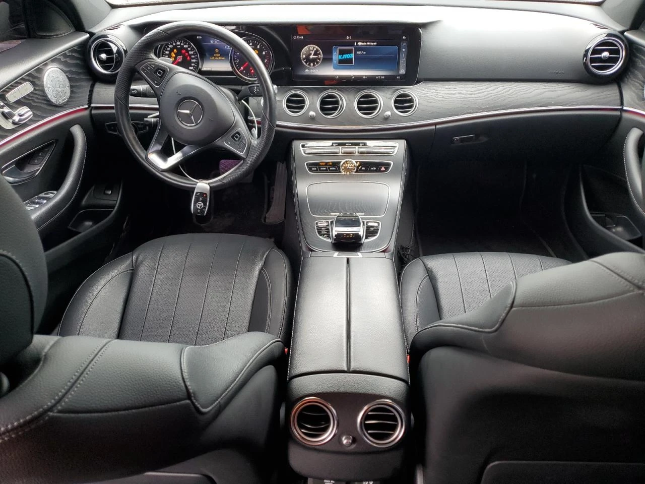 Mercedes-Benz E 300 4MATIC* CARFAX* АВТОЛИЗИГ - изображение 8