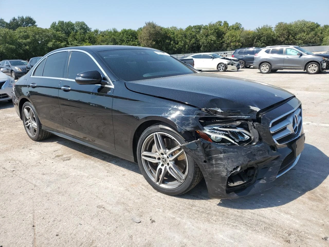 Mercedes-Benz E 300 4MATIC* CARFAX* АВТОЛИЗИГ - изображение 4