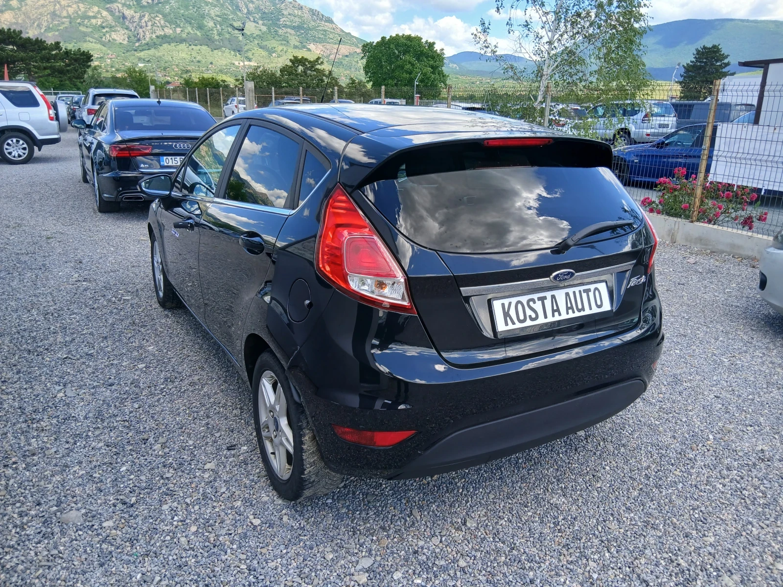 Ford Fiesta КАТО НОВ, снимка 7 - Автомобили и джипове - 52553458