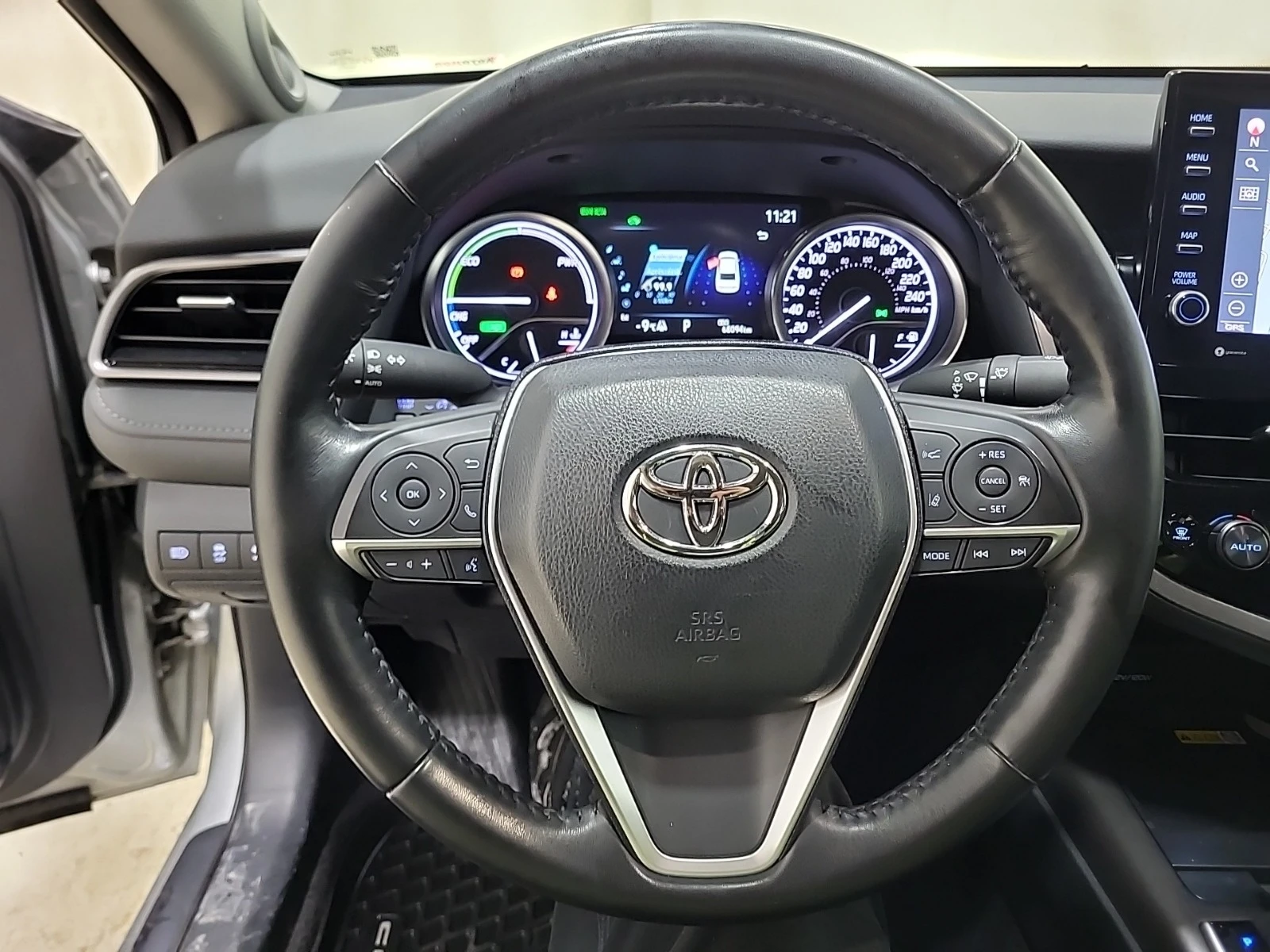 Toyota Camry HYBRID XLE * * ЧЕРЕН САЛОН * * CARFAX * *  - изображение 9