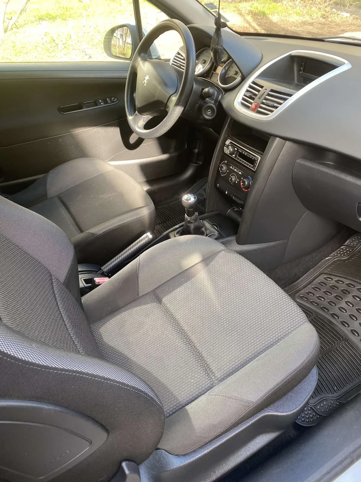 Peugeot 207 1.4i - изображение 8