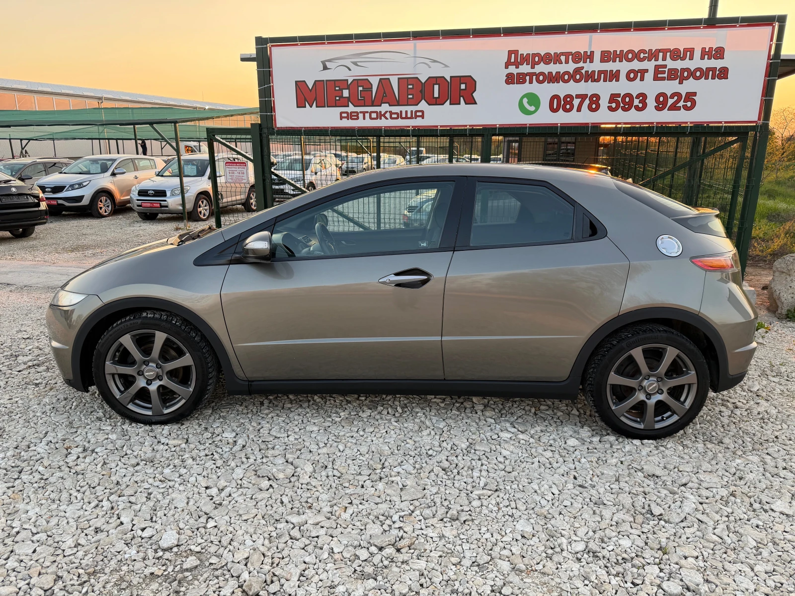 Honda Civic 1.8i-V tec/140p.s-Avtomatik, снимка 5 - Автомобили и джипове - 53579091