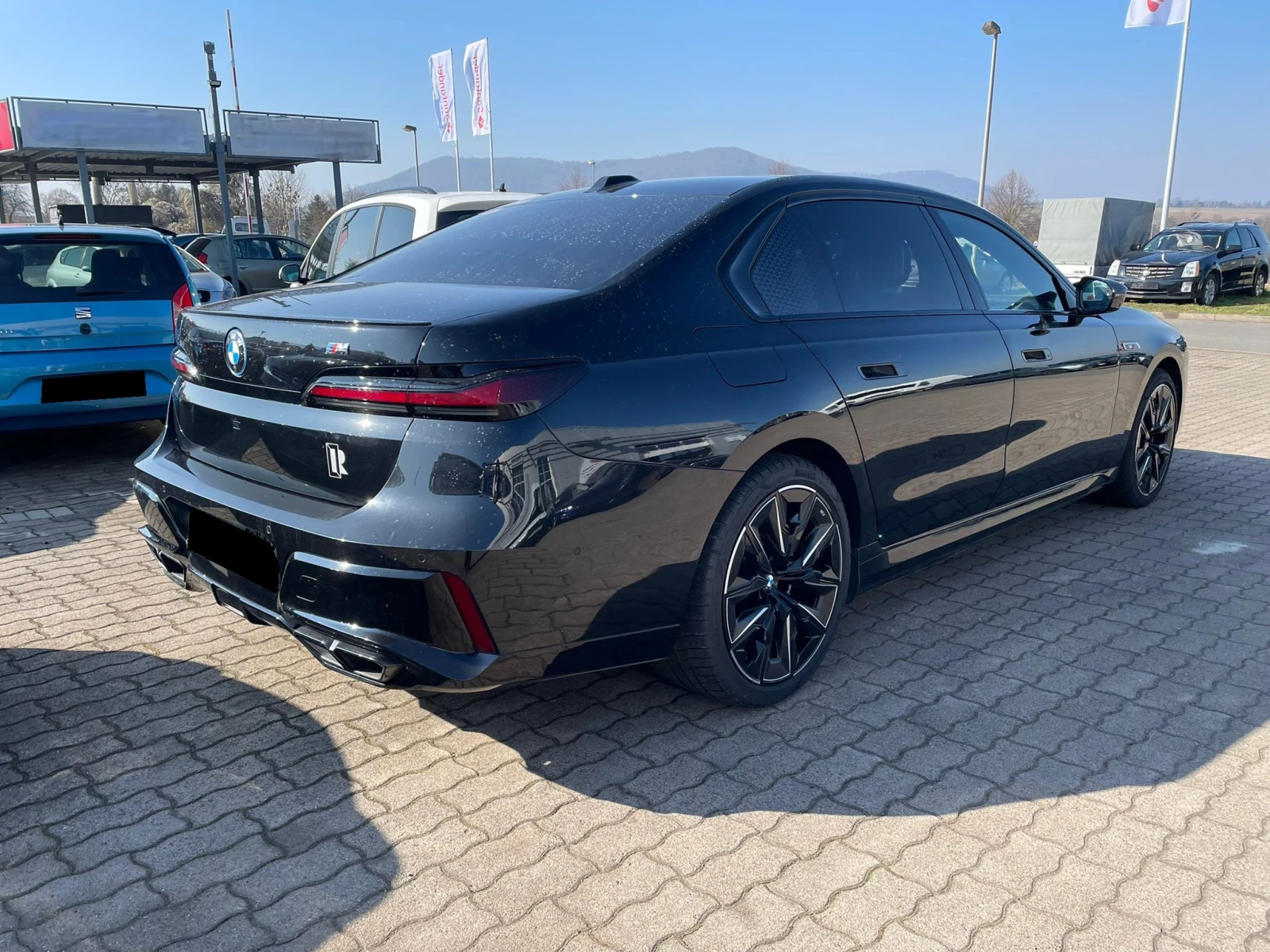 BMW 760 e xDrive M-Sport - изображение 3