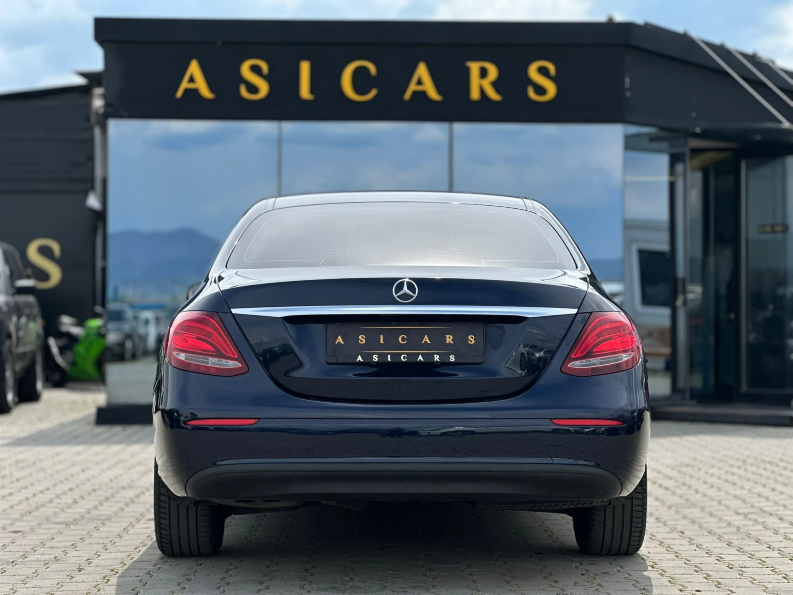 Mercedes-Benz E 200 / 9G-TRONIC / TOP /, снимка 4 - Автомобили и джипове - 54285042