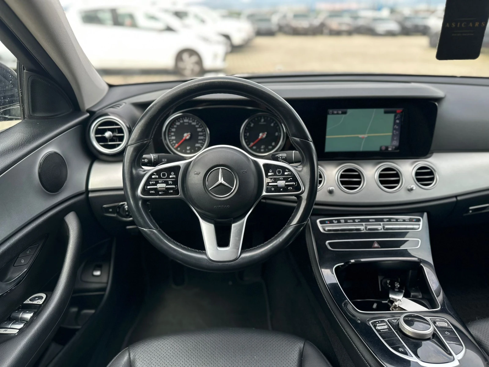 Mercedes-Benz E 200 / 9G-TRONIC / TOP /, снимка 14 - Автомобили и джипове - 54285042