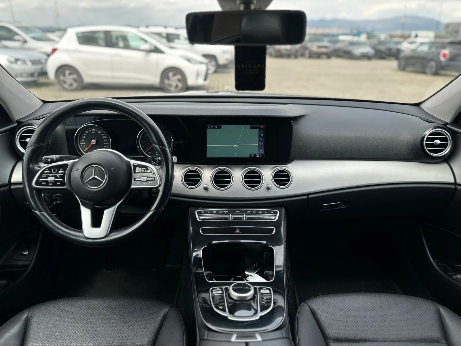 Mercedes-Benz E 200 / 9G-TRONIC / TOP /, снимка 13 - Автомобили и джипове - 54285042