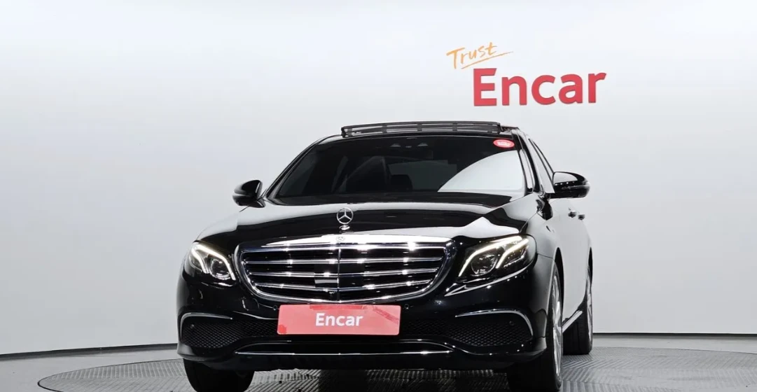 Mercedes-Benz E 300 4MATIC Exclusive, снимка 3 - Автомобили и джипове - 54423454