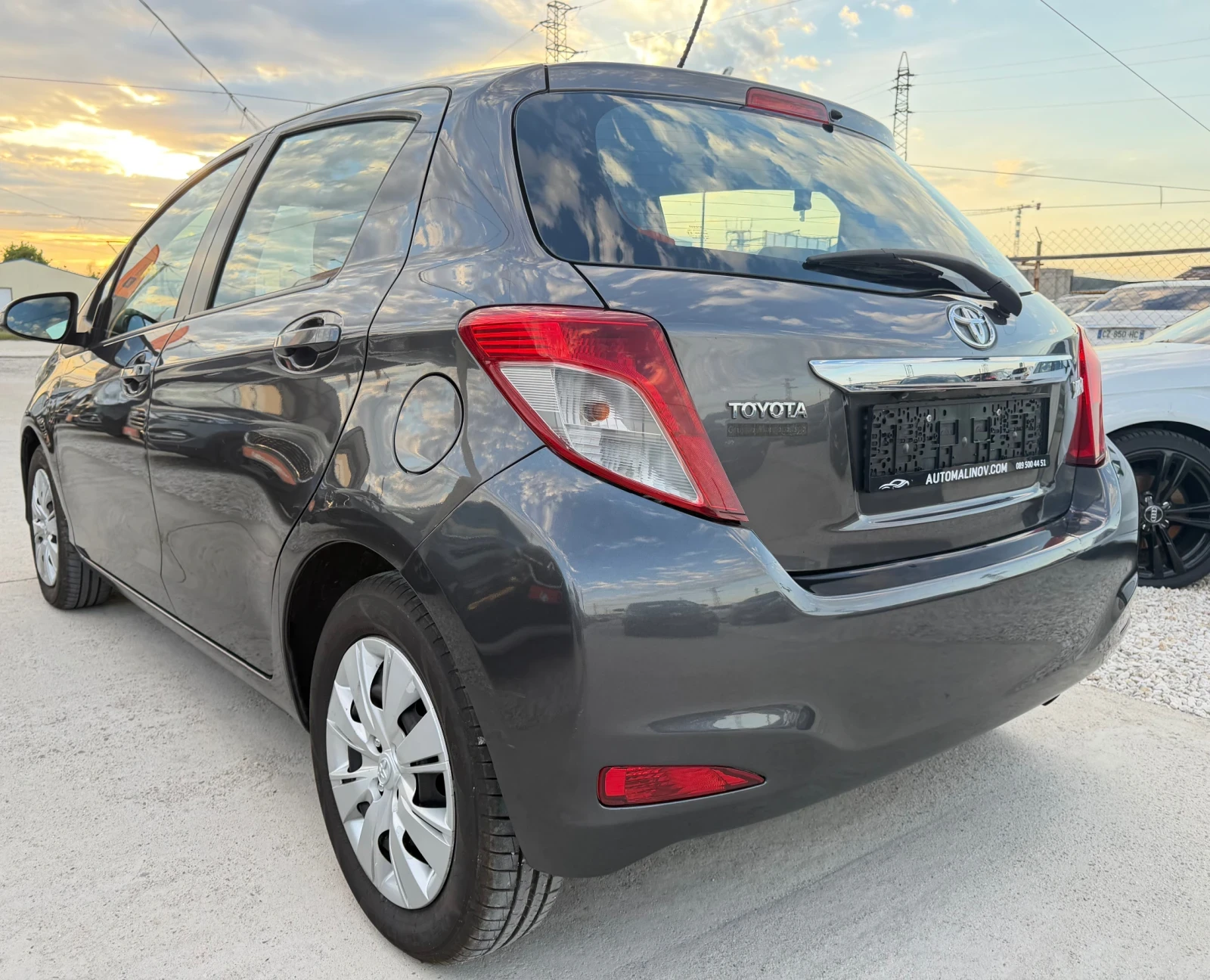 Toyota Yaris Камера, нави, снимка 6 - Автомобили и джипове - 54460763