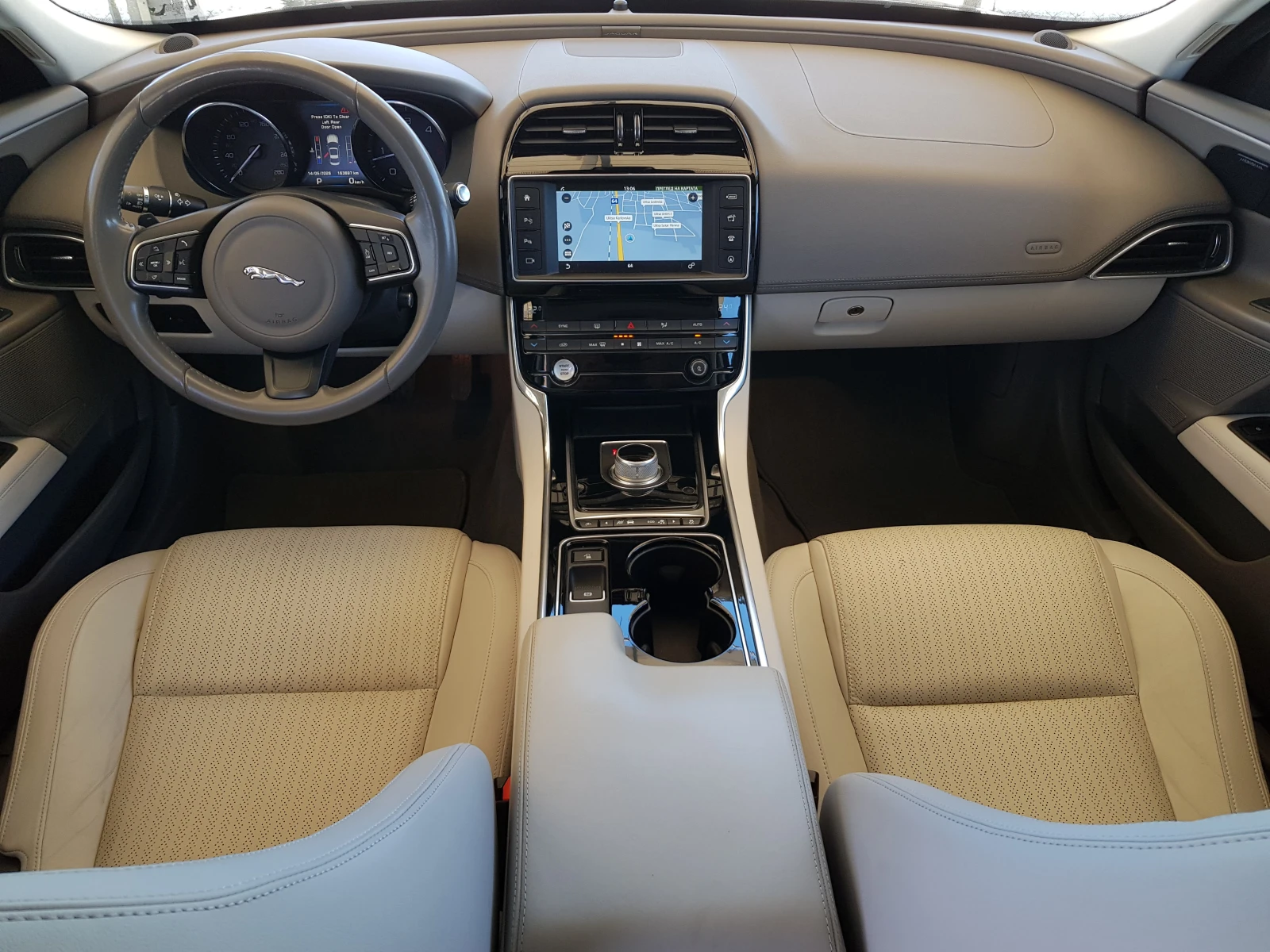 Jaguar XE 2.0D-180 к.с. EURO 6B 163 697 км ЛИЗИНГ, снимка 10 - Автомобили и джипове - 54554369