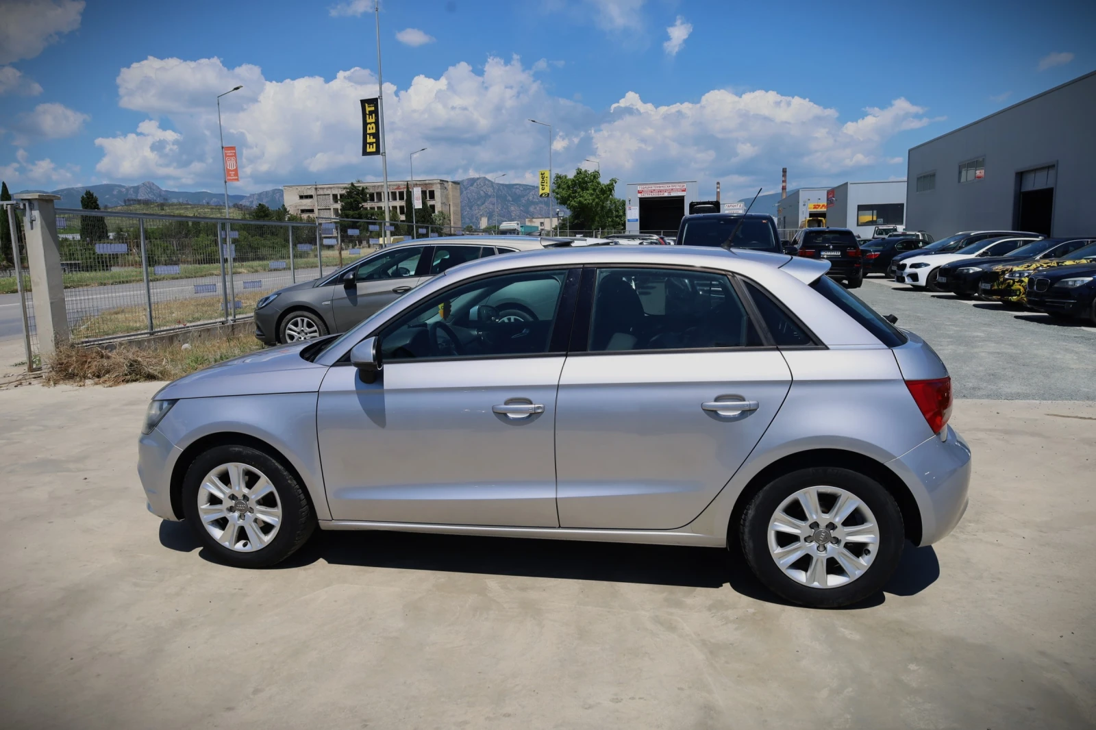 Audi A1 1.6 D, снимка 3 - Автомобили и джипове - 54702744