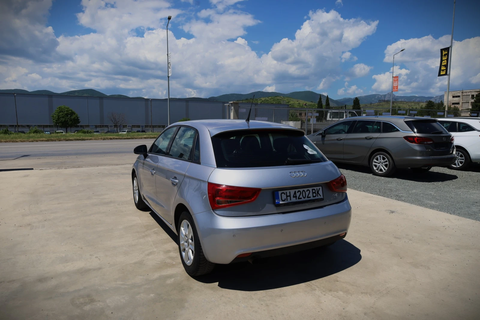 Audi A1 1.6 D, снимка 4 - Автомобили и джипове - 54702744