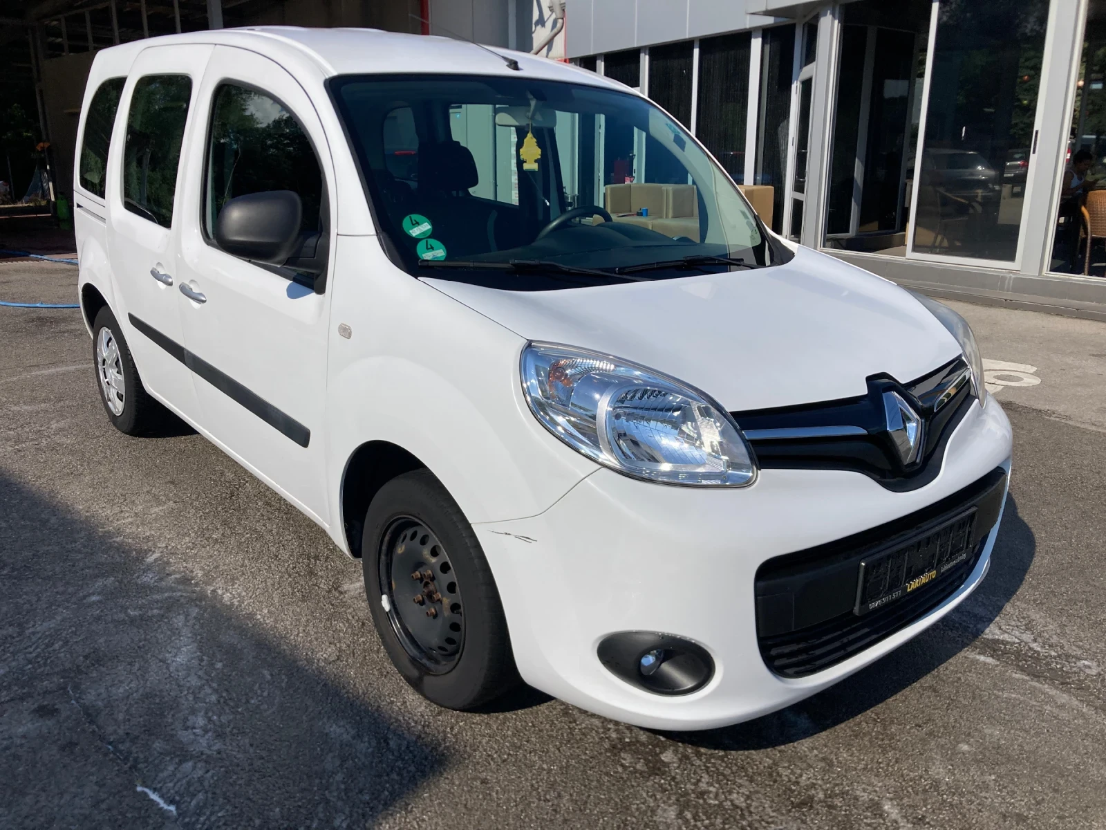 Renault Kangoo 1.2 Benzin 114ks Evro 6 140000km, снимка 2 - Автомобили и джипове - 54939941