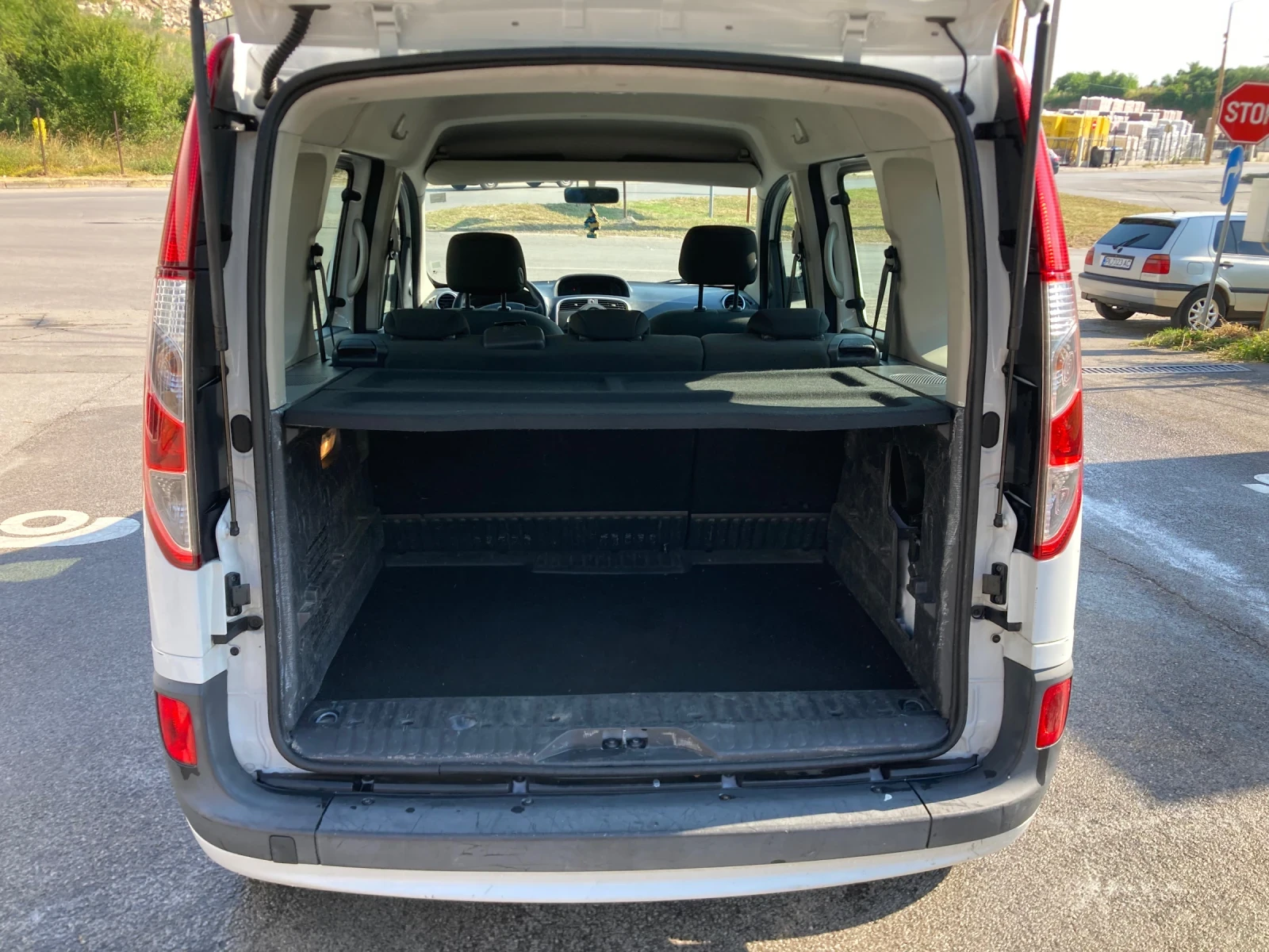 Renault Kangoo 1.2 Benzin 114ks Evro 6 140000km, снимка 6 - Автомобили и джипове - 54939941