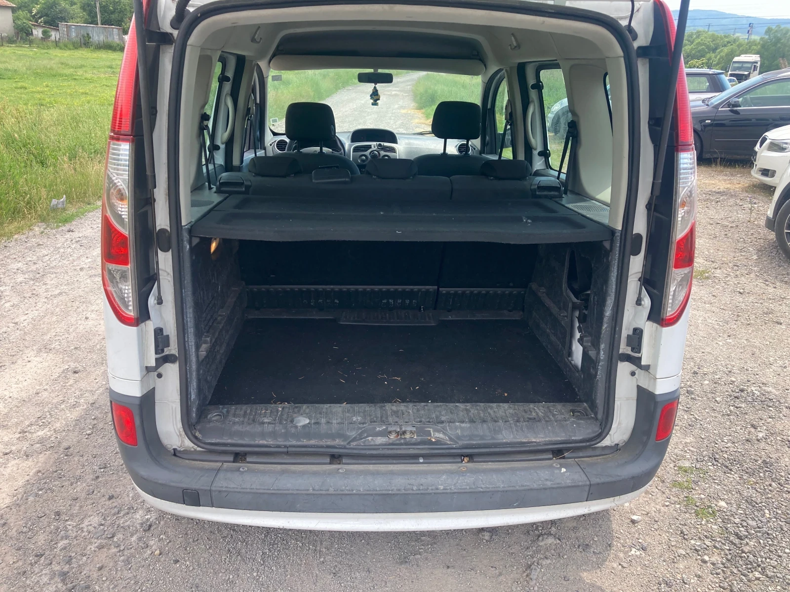 Renault Kangoo 1.2 Benzin 114ks Evro 6 140000km, снимка 6 - Автомобили и джипове - 54939941