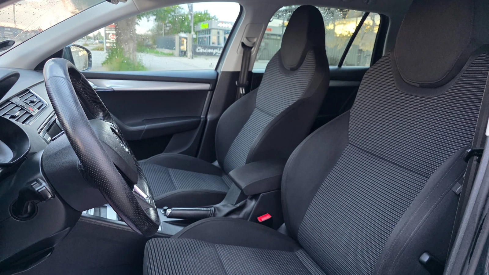Skoda Octavia KATO ЧИСТО НОВА, снимка 7 - Автомобили и джипове - 54991748