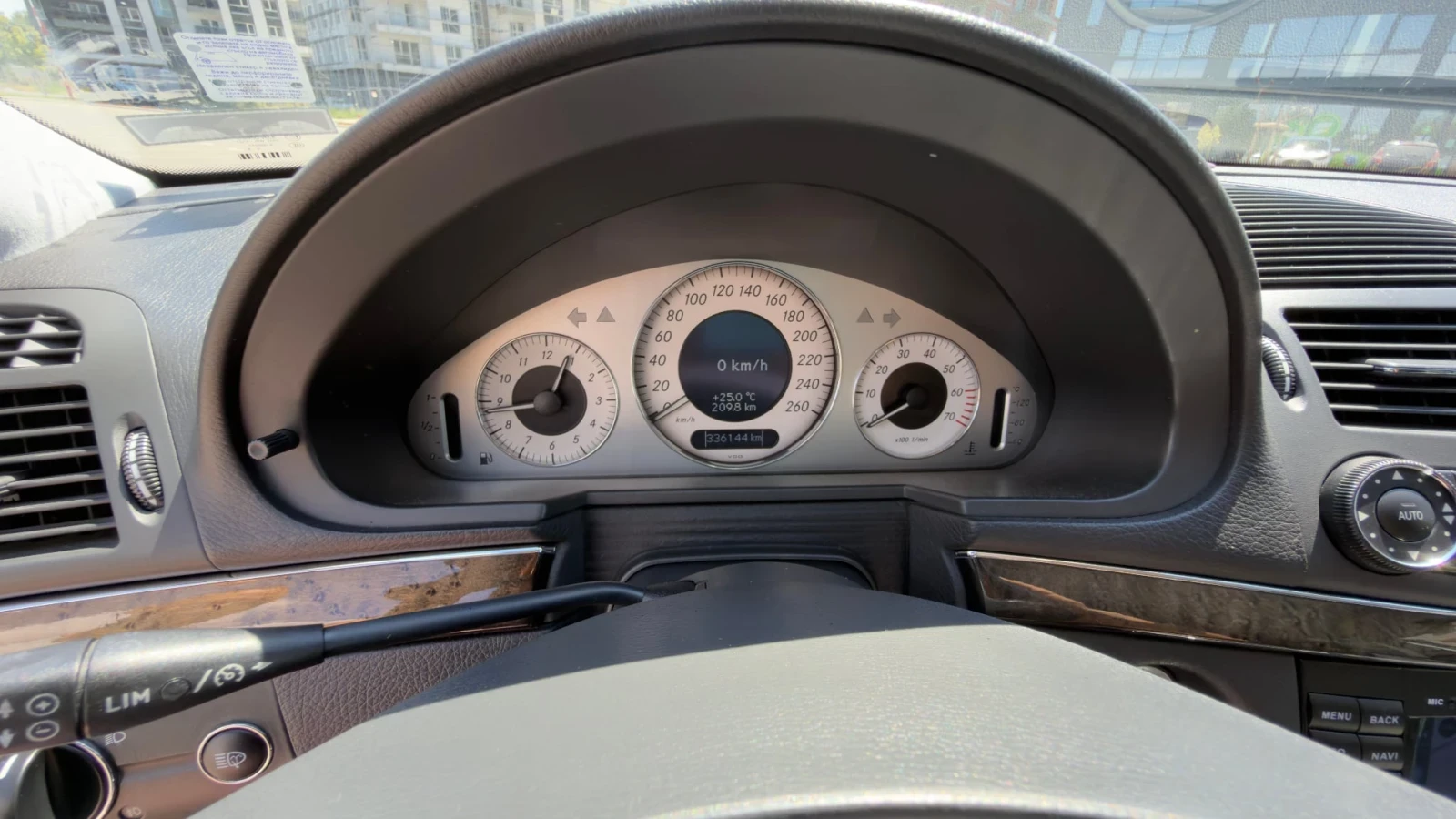 Mercedes-Benz E 320 Avantgarde , снимка 12 - Автомобили и джипове - 55673473