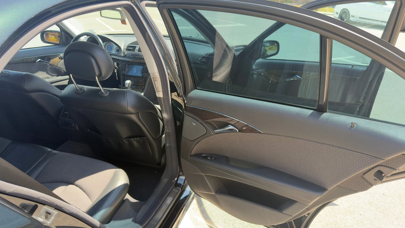 Mercedes-Benz E 320 Avantgarde , снимка 9 - Автомобили и джипове - 55673473