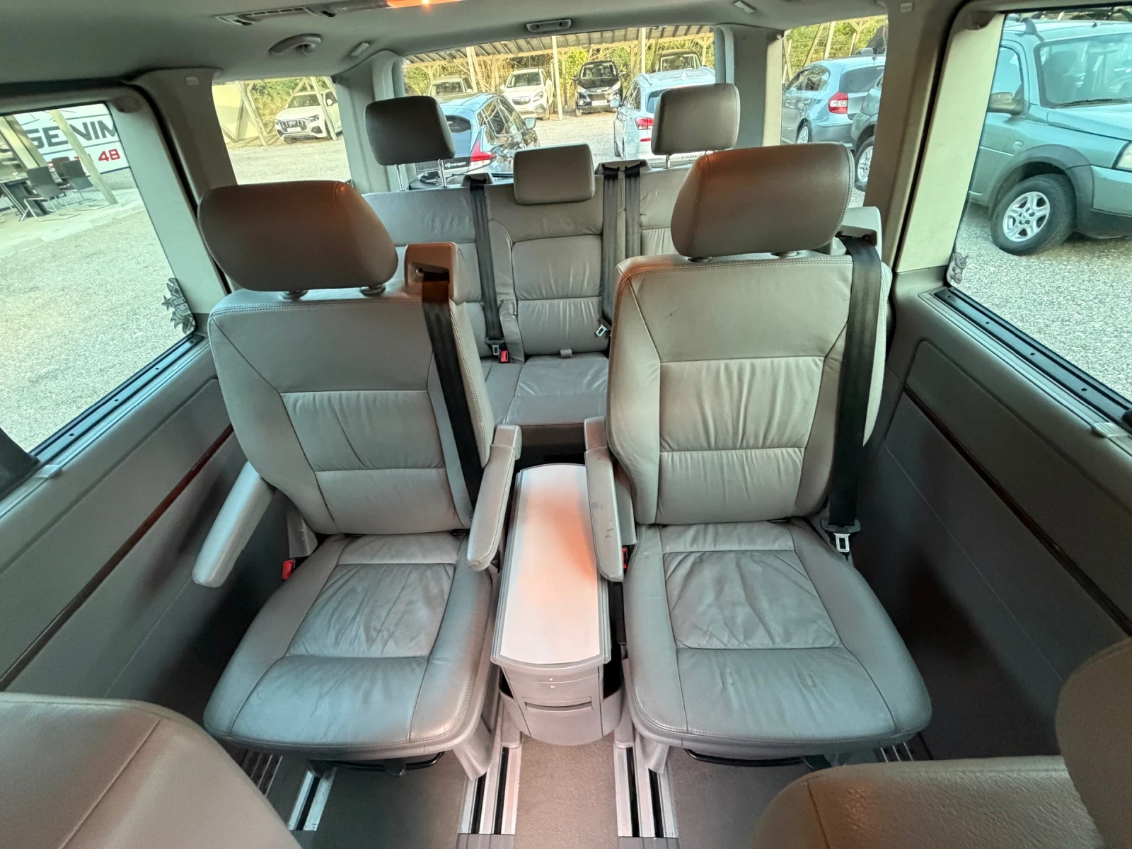 VW Multivan 2.5TDI* Hi Line* 180k.c.* ITALIA* FULL, снимка 9 - Автомобили и джипове - 55872913