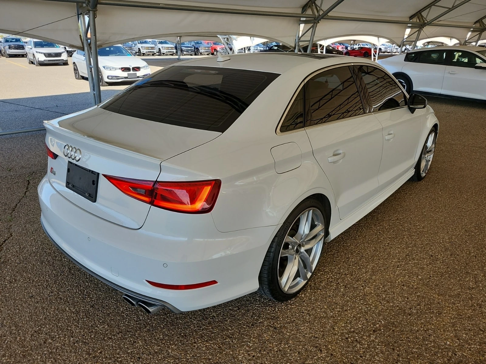 Audi S3  2.0T TECHNIK / АВТОКРЕДИТ / ЦЕНА ДО БЪЛГАРИЯ , снимка 3 - Автомобили и джипове - 55898103