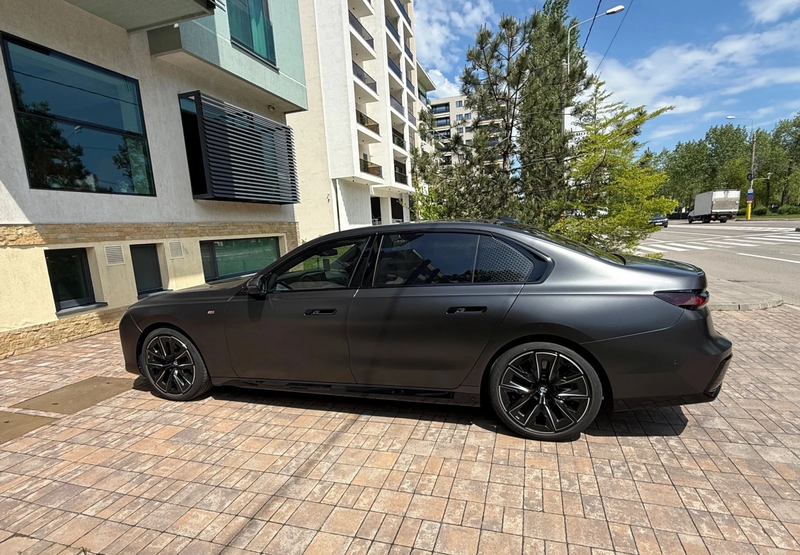 BMW 740 d Mild Hybrid xDrive M-Sport Paket, снимка 3 - Автомобили и джипове - 55986225