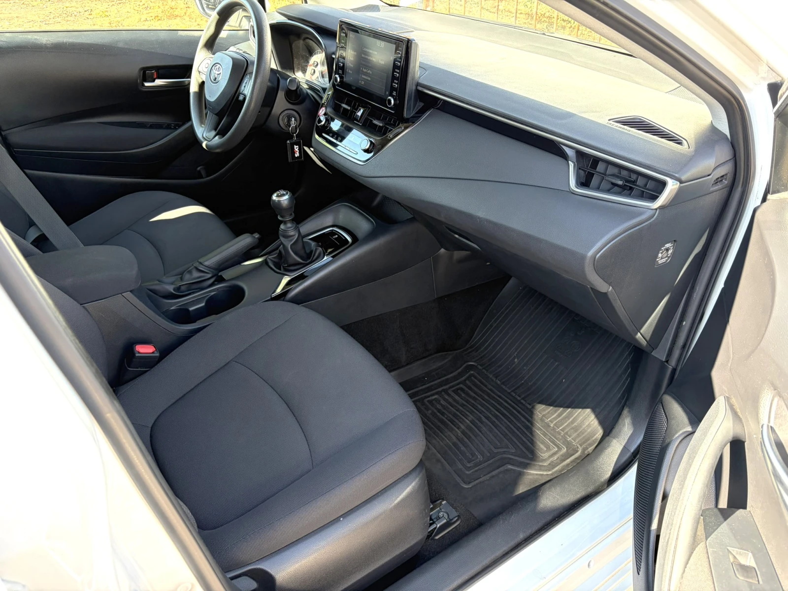 Toyota Corolla Comfort 1.5 125hp, снимка 9 - Автомобили и джипове - 56133939