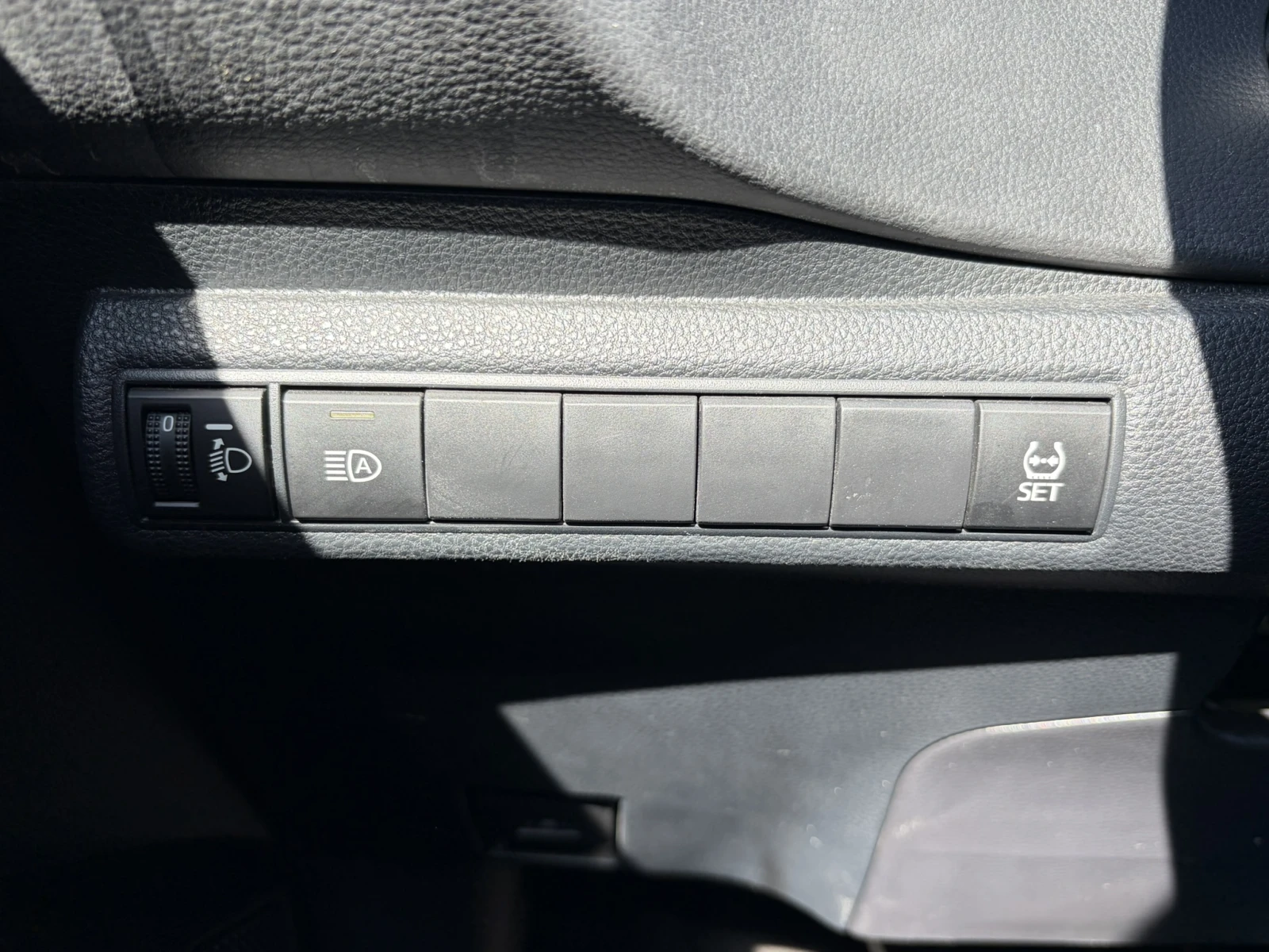 Toyota Corolla Comfort 1.5 125hp, снимка 13 - Автомобили и джипове - 56133939