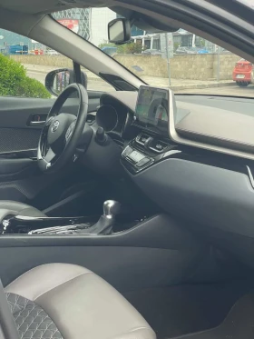 Toyota C-HR Hybrid / CLASSY / в гаранция, снимка 10