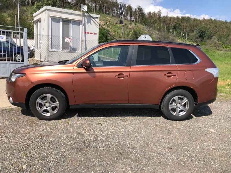 Mitsubishi Outlander 2.2DI-D 4WD EURO-5B 201000km.100%7 Места, снимка 4 - Автомобили и джипове - 45795457