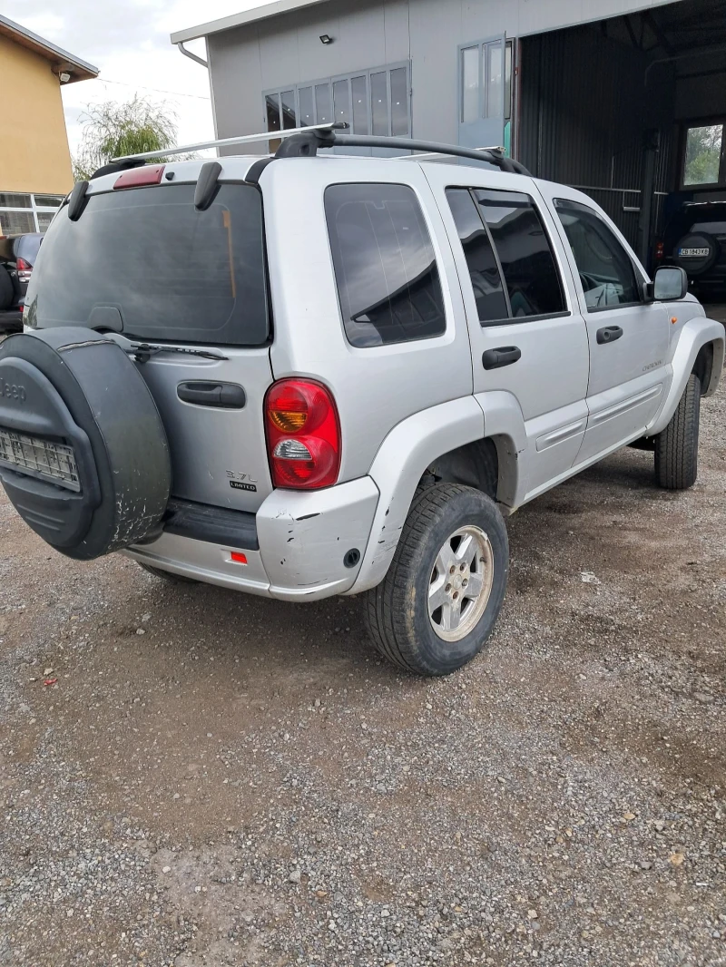 Jeep Cherokee  Liberty, снимка 2 - Автомобили и джипове - 47596891