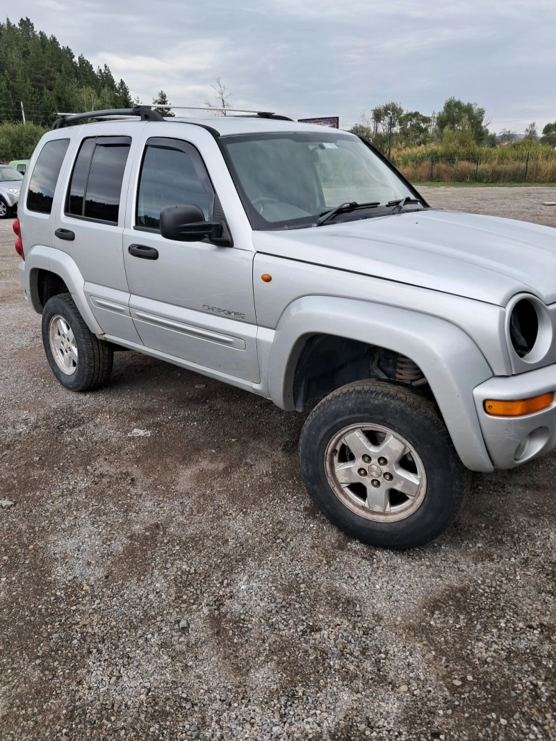 Jeep Cherokee  Liberty, снимка 1 - Автомобили и джипове - 47596891