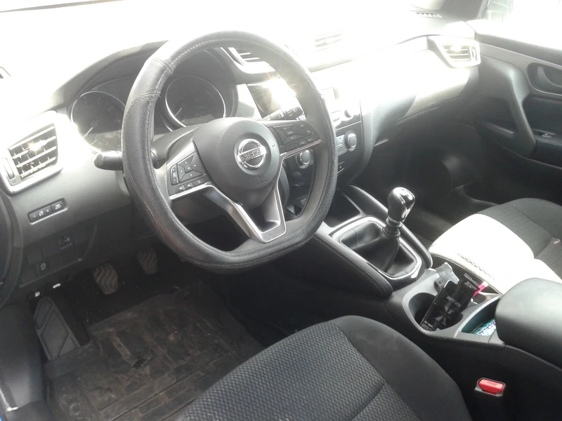 Nissan Qashqai, снимка 6 - Автомобили и джипове - 49824853