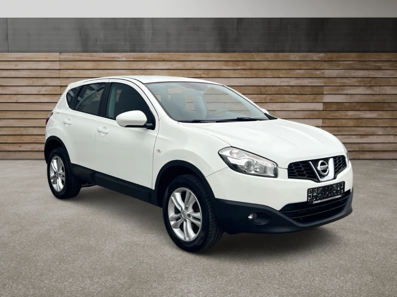 Nissan Qashqai 1.5dCi Tekna Гарантиран пробег Напълно обслужен, снимка 3 - Автомобили и джипове - 53178796