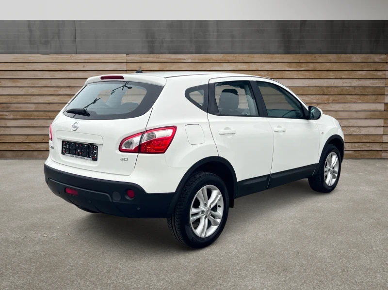 Nissan Qashqai 1.5dCi Tekna Гарантиран пробег Напълно обслужен, снимка 6 - Автомобили и джипове - 53178796