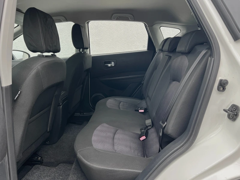 Nissan Qashqai 1.5dCi Tekna Гарантиран пробег Напълно обслужен, снимка 13 - Автомобили и джипове - 53178796