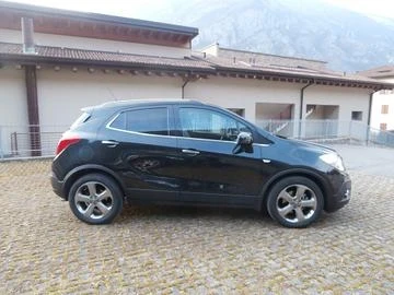 Opel Mokka, снимка 2 - Автомобили и джипове - 48824359