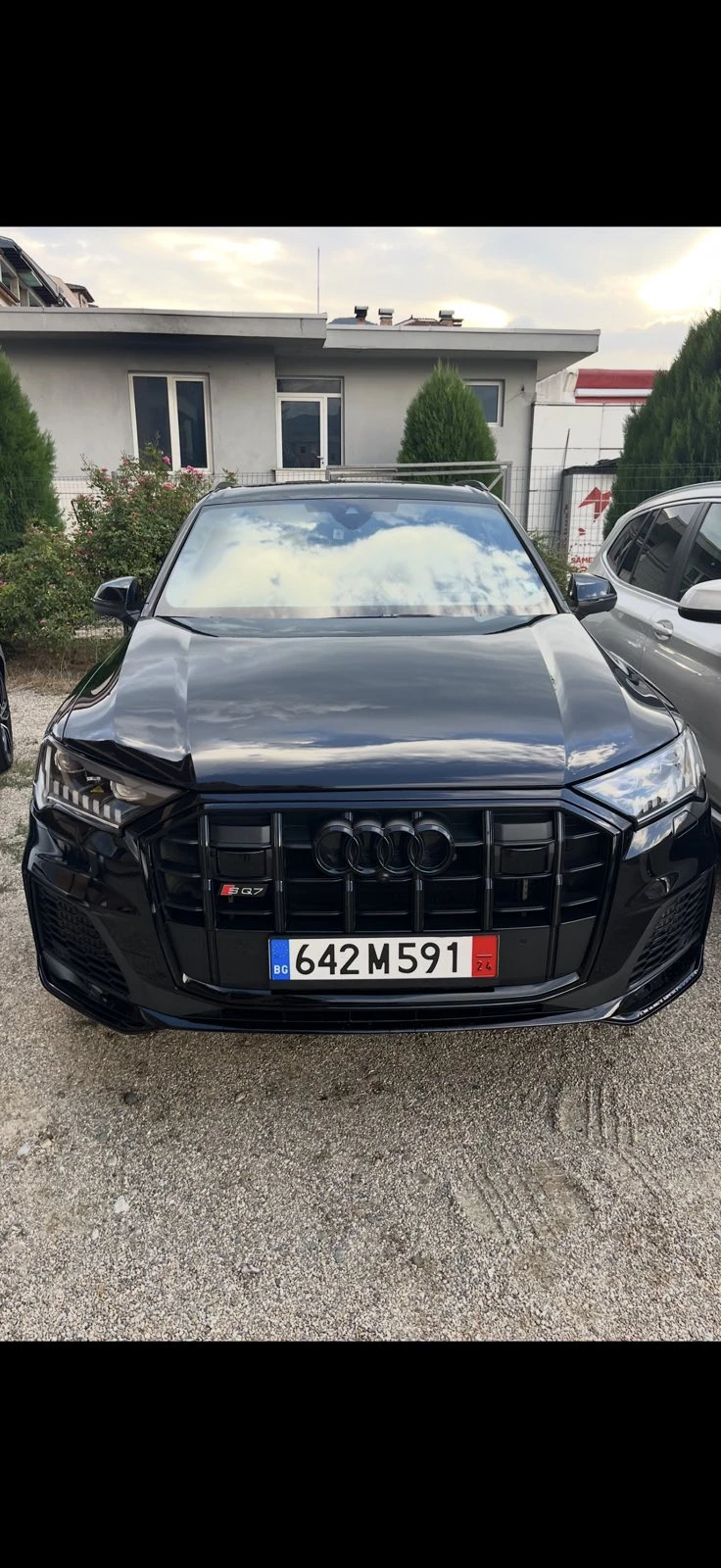 Audi SQ7 4.0 CARBON* PANO* HEAD UP* SOFT CLOSE* 360 CAMERA, снимка 2 - Автомобили и джипове - 49513814