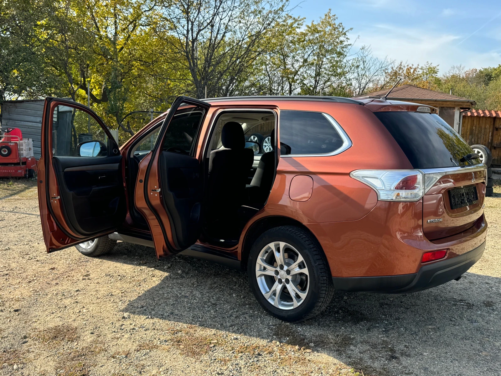 Mitsubishi Outlander 2.2DI-D 4WD EURO-5B 201000km.100%7 Места - изображение 4