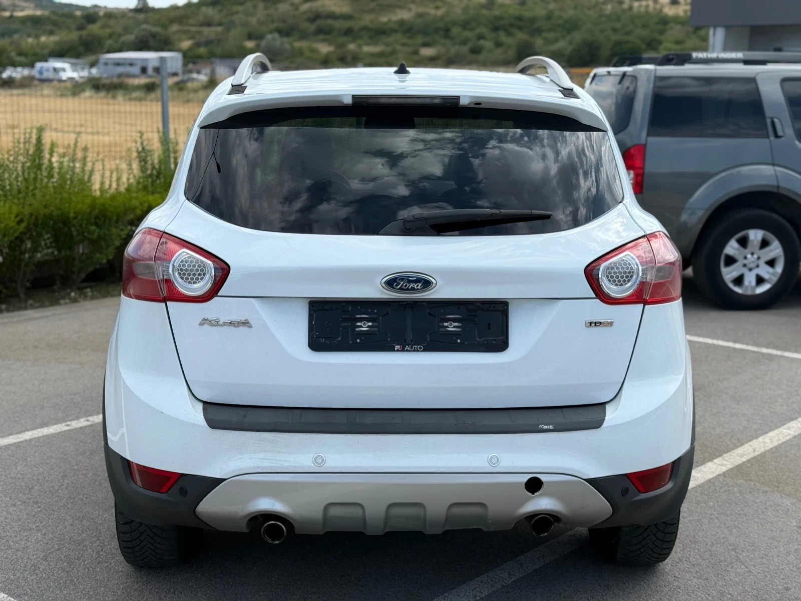 Ford Kuga 2.0TDCI * ПАНОРАМА* 4Х4* НОВ ВНОС*  - изображение 4