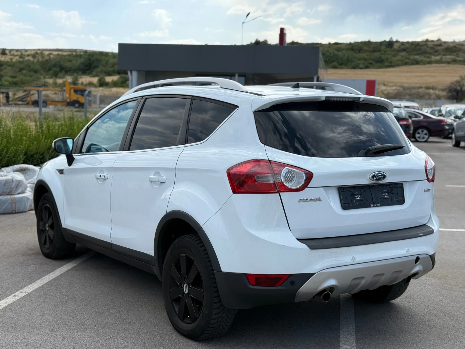 Ford Kuga 2.0TDCI * ПАНОРАМА* 4Х4* НОВ ВНОС*  - изображение 6