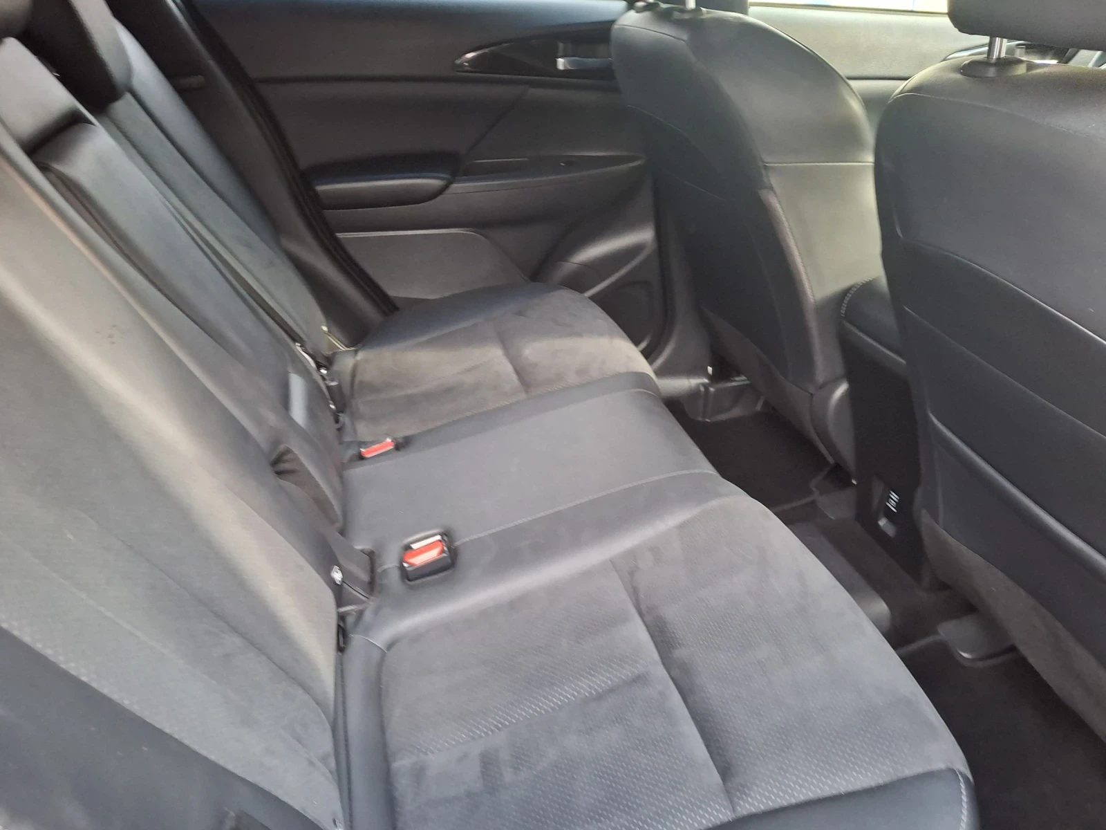 Mitsubishi Eclipse Cross 2.4 PHEV  | Mobile.bg   9