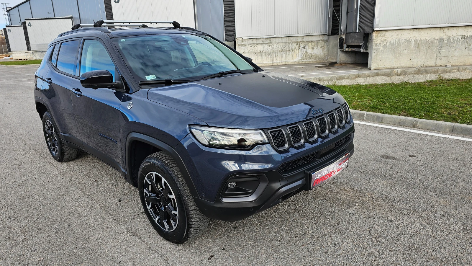 Jeep Compass 1.3Plug in Hybrid TRAILHAWK ELITE 4X4 FULL  - изображение 8